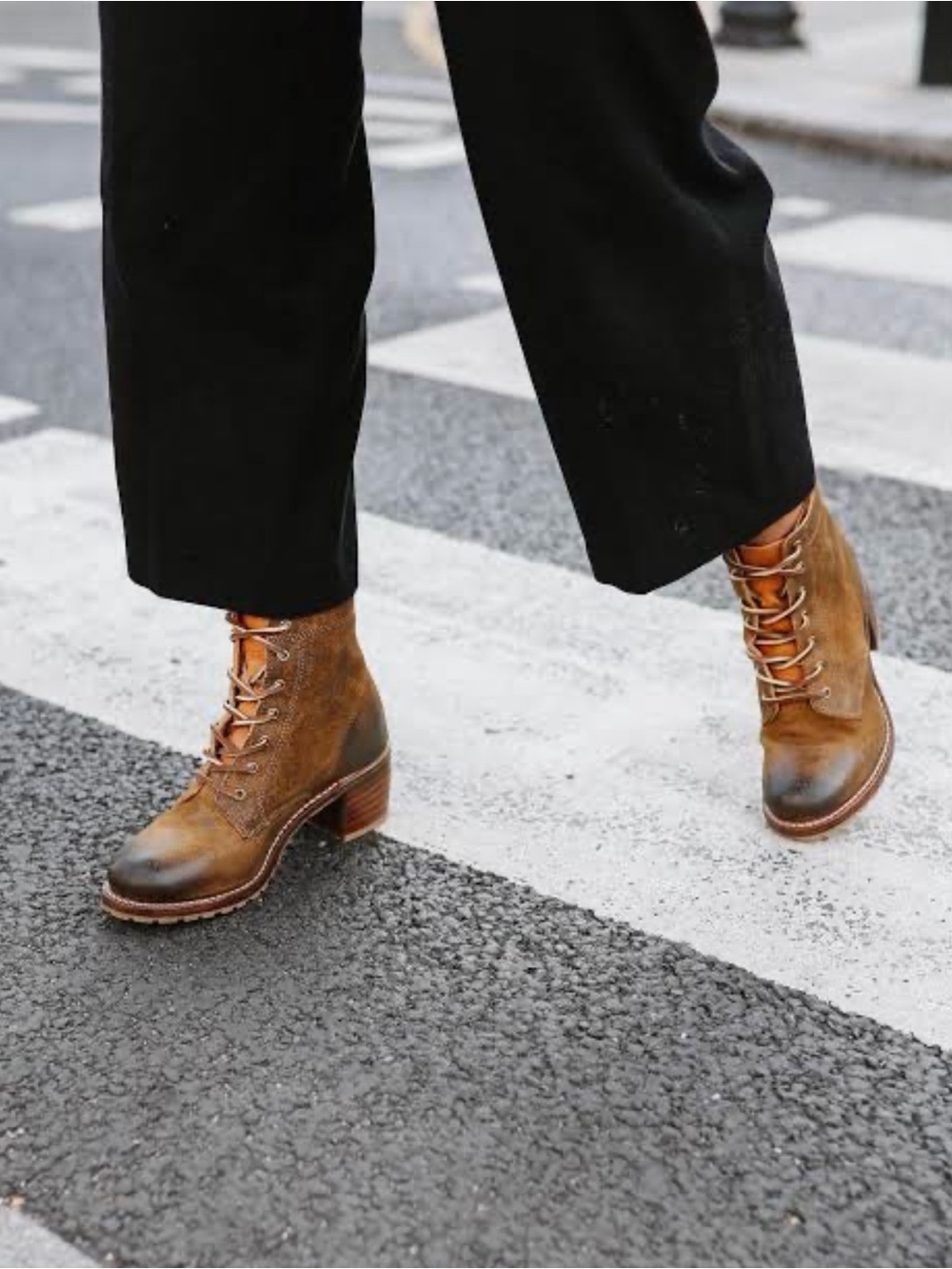 FRYE Sabrina 6G Lace Up Boots Tan Leather 7.5 M USA EUC